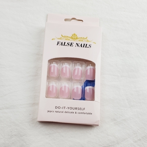 24 Pieces Fake Press On Nails - Picture 3 of 8